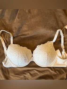 NWT SKIMS Fits Everybody Lace Demi Push-Up Bra